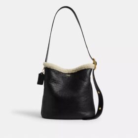 Bolso tipo cubo Bleecker de piel de oveja