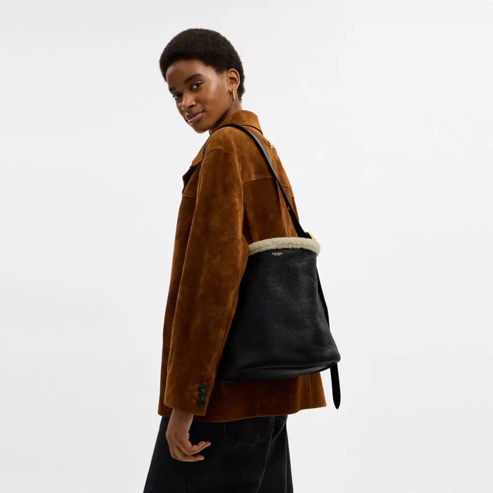 Bolso tipo cubo Bleecker de piel de oveja