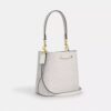 Bolso tipo cubo Rowan en Signature Canvas