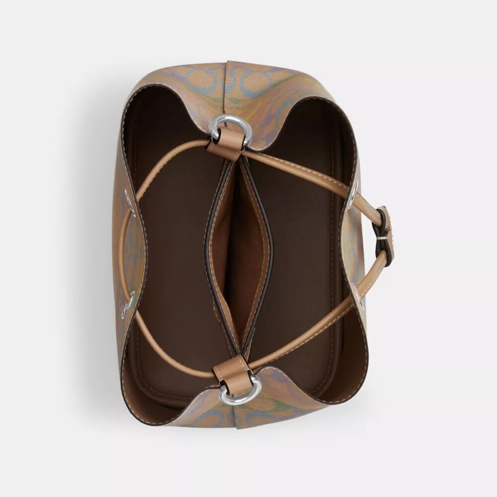 Bolso tipo cubo Rowan en Signature Canvas