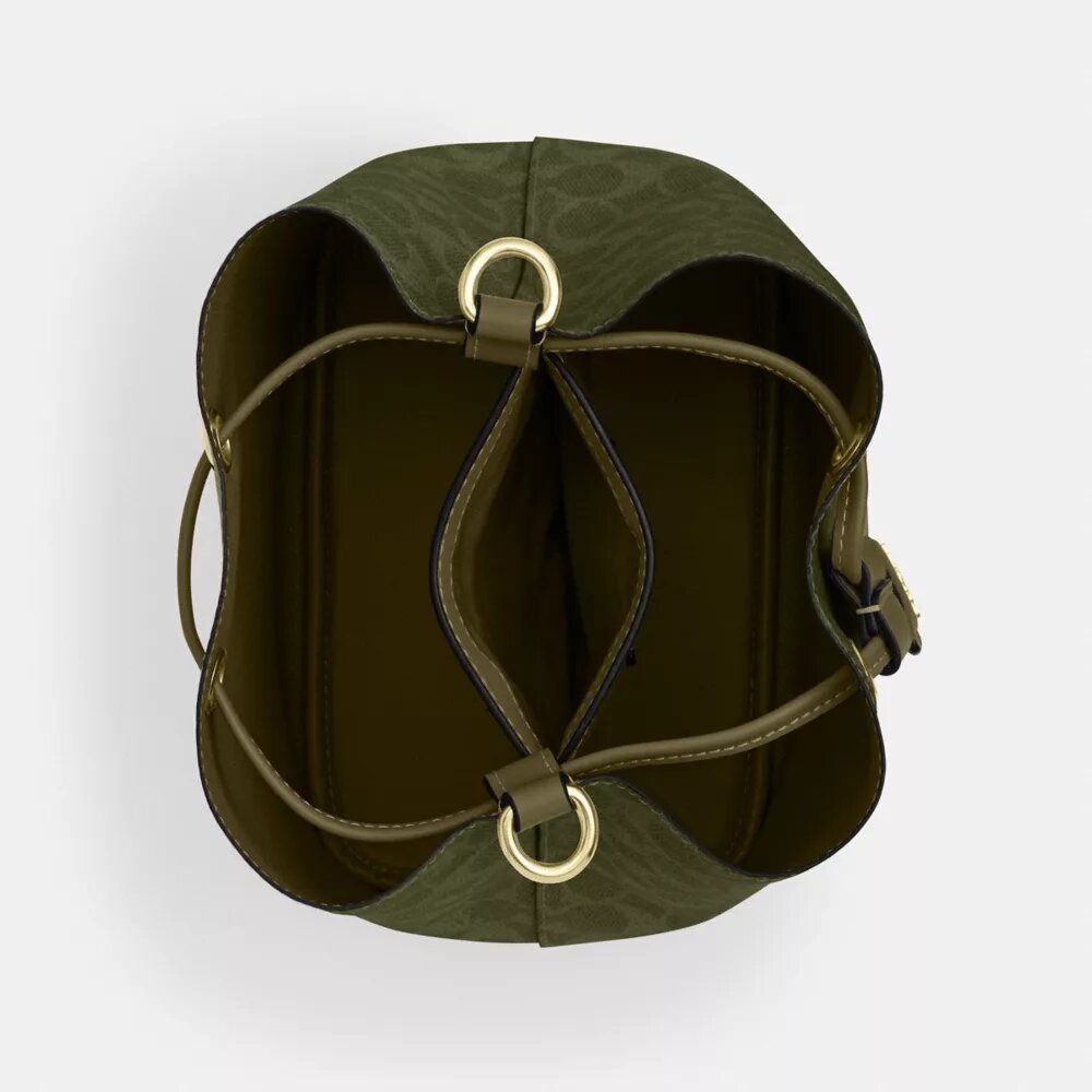 Bolso tipo cubo Rowan en Signature Canvas
