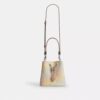 Bolso tipo cubo Rowan en Signature Canvas
