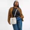 Bolso tipo cubo Rowan en Signature Canvas