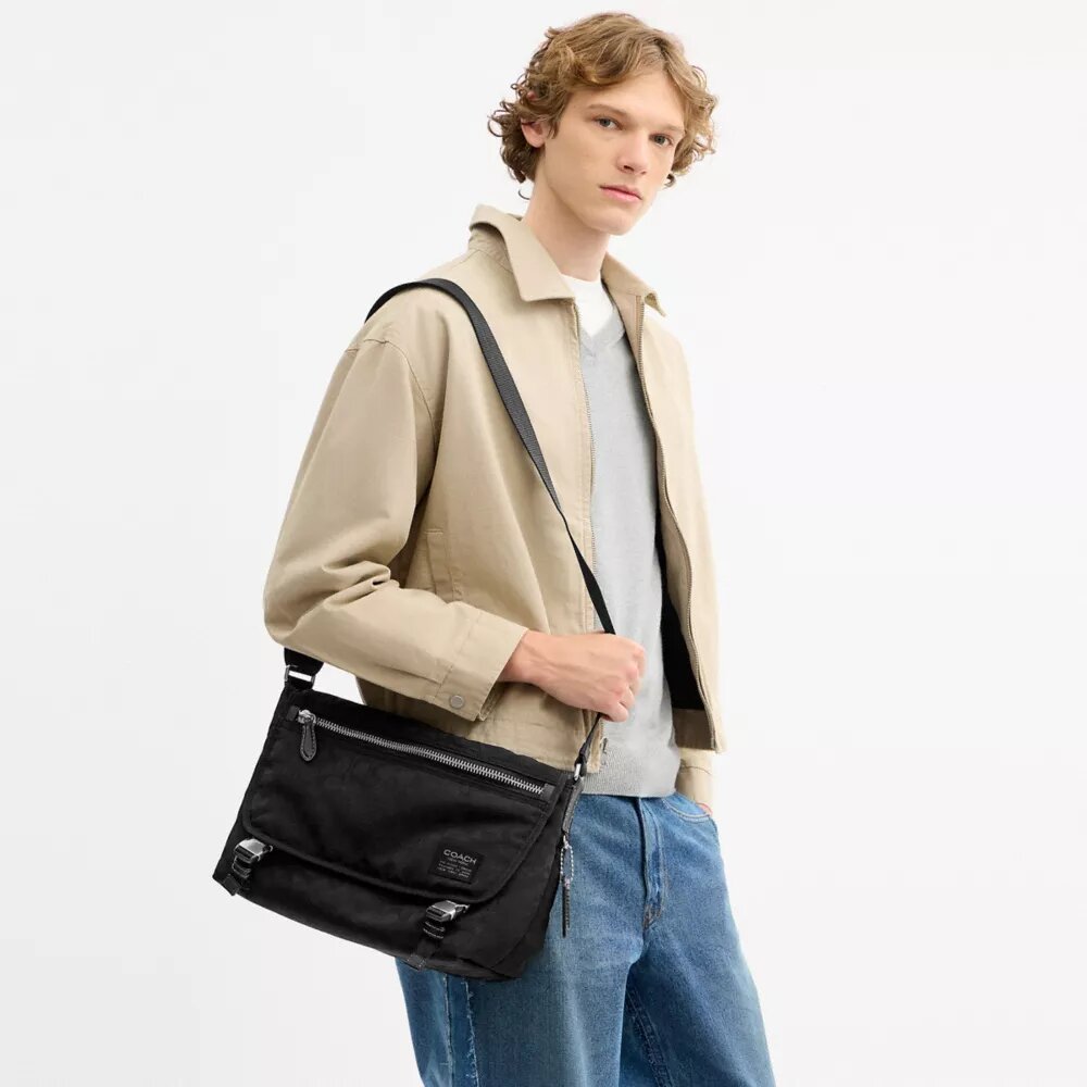 Bolso tipo mensajero Lane en Nailon exclusivo