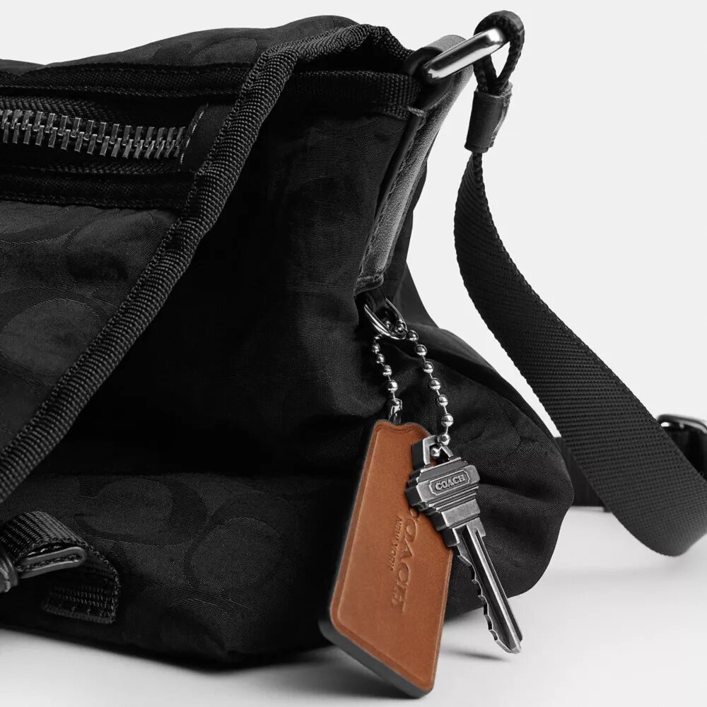 Bolso tipo mensajero Lane en Nailon exclusivo