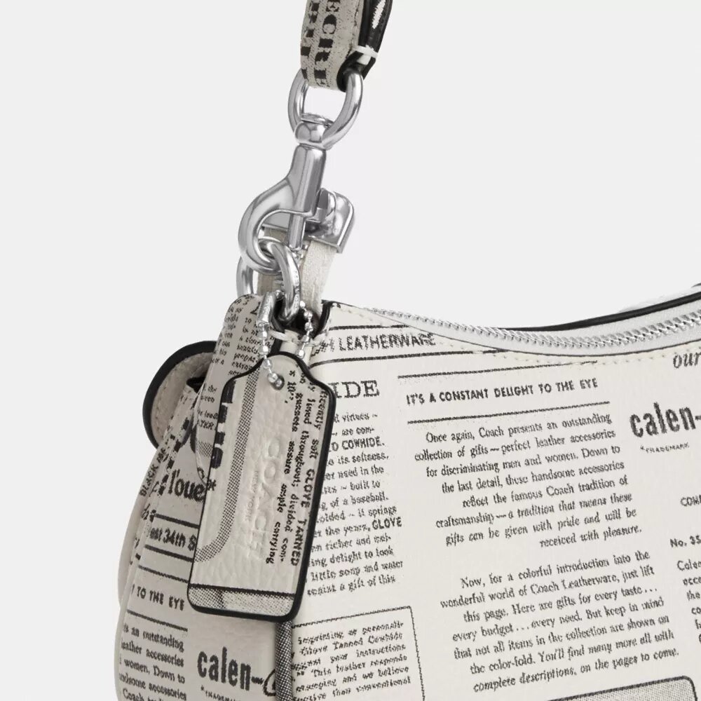 Bolsos de hombro Ashton con estampado de periódico