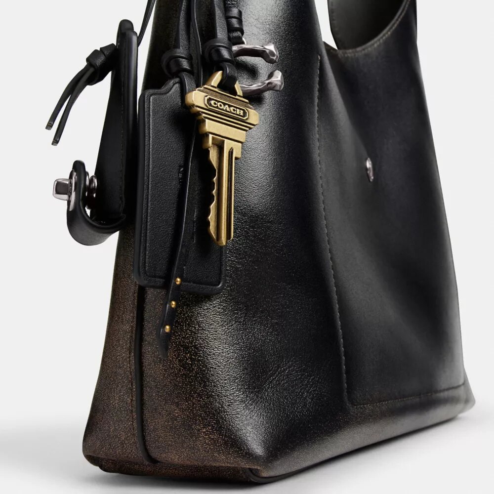 Bolsos de hombro Brooklyn de 28 en piel «Loved»