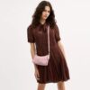 Bolsos de hombro Caitlin de algodón regenerativo con acolchado y Charms