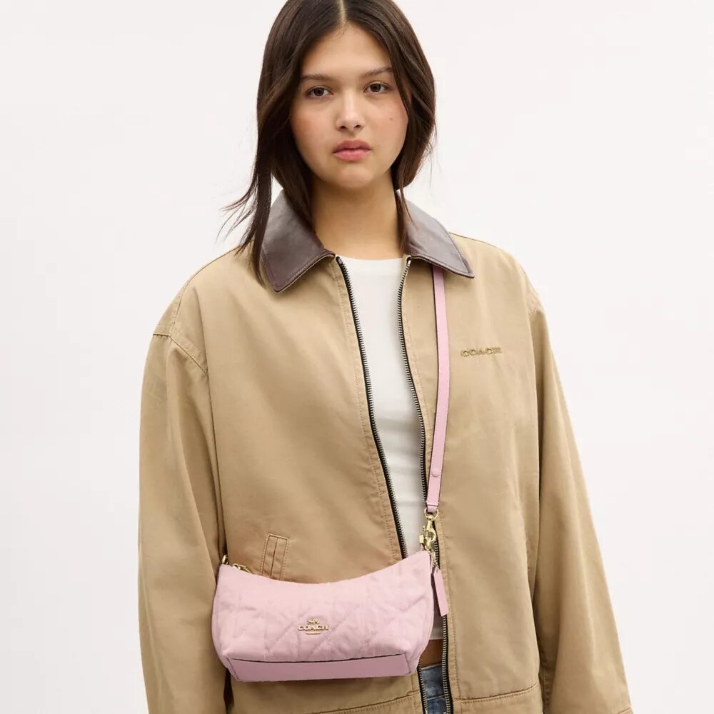 Bolsos de hombro Caitlin de algodón regenerativo con acolchado y Charms