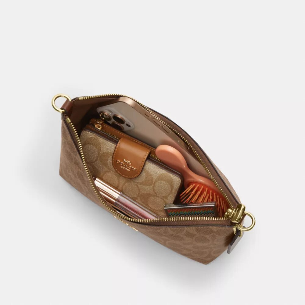 Bolsos de hombro Caitlin en Signature Canvas
