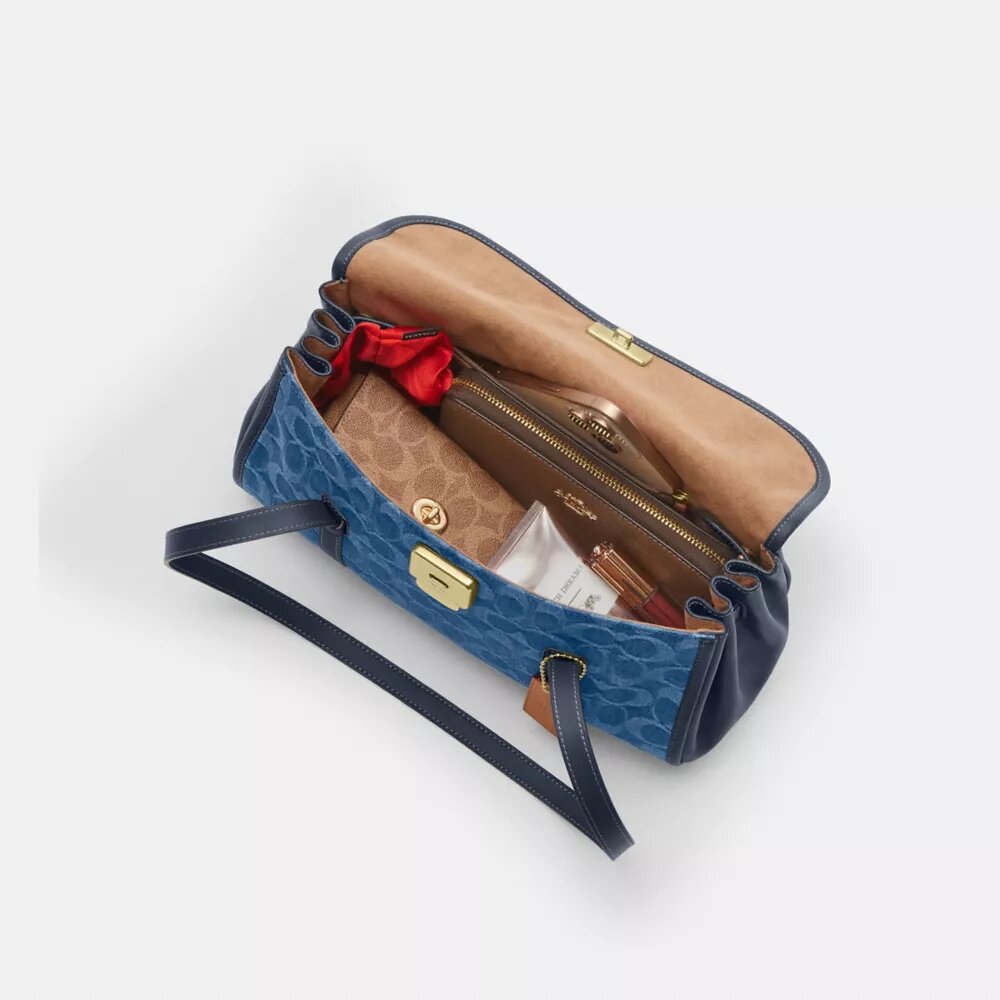 Bolsos de hombro con solapa Bridget en denim característico