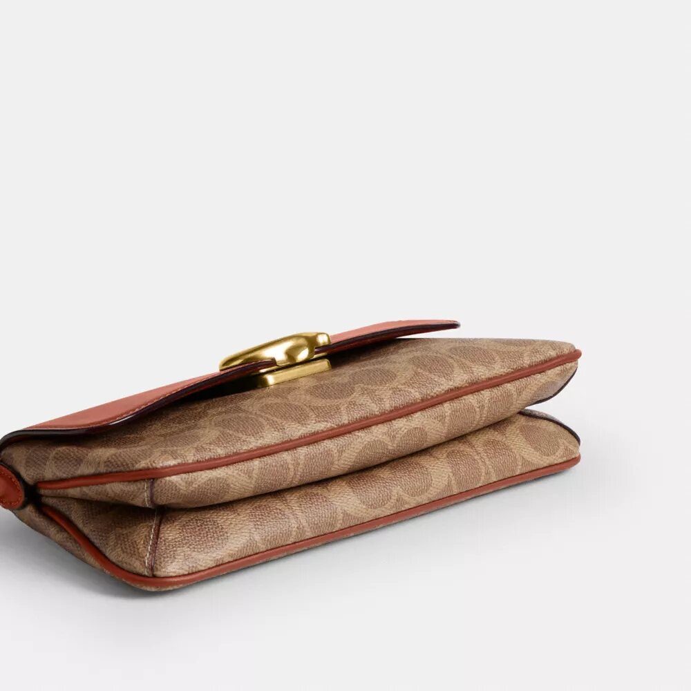 Bolsos de hombro Jet en Signature Canvas