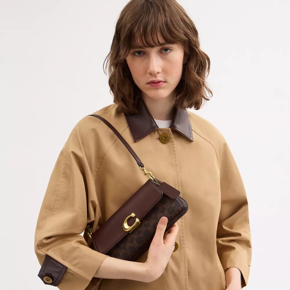 Bolsos de hombro Jet en Signature Canvas