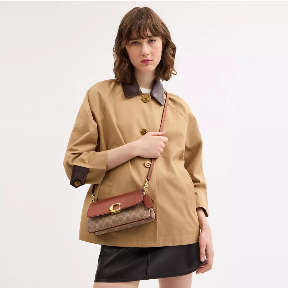Bolsos de hombro Jet en Signature Canvas