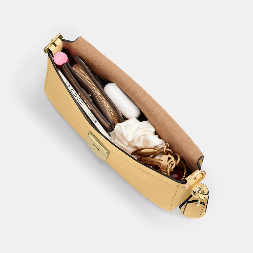Bolsos de hombro pequeños con solapa Etta
