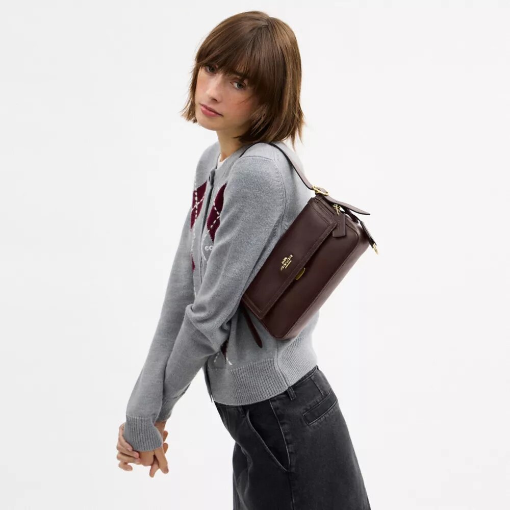 Bolsos de hombro pequeños con solapa Etta