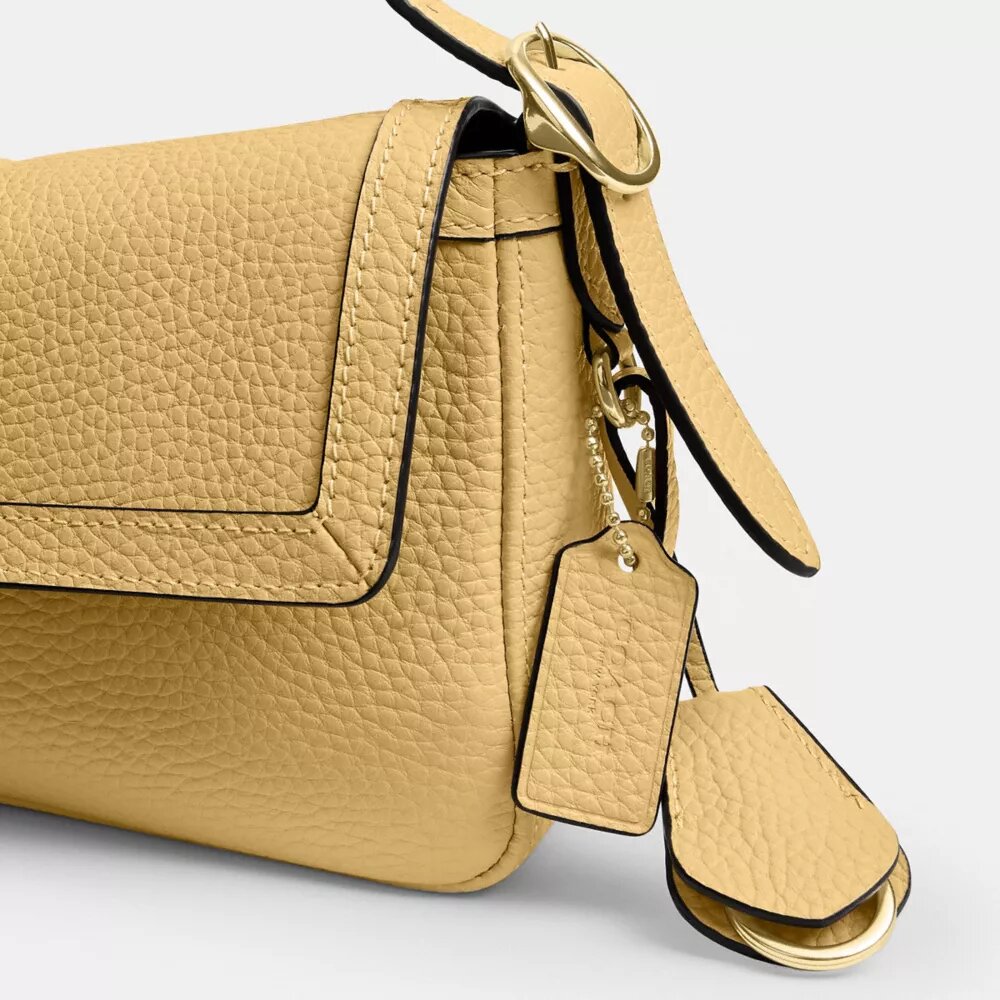 Bolsos de hombro pequeños con solapa Etta