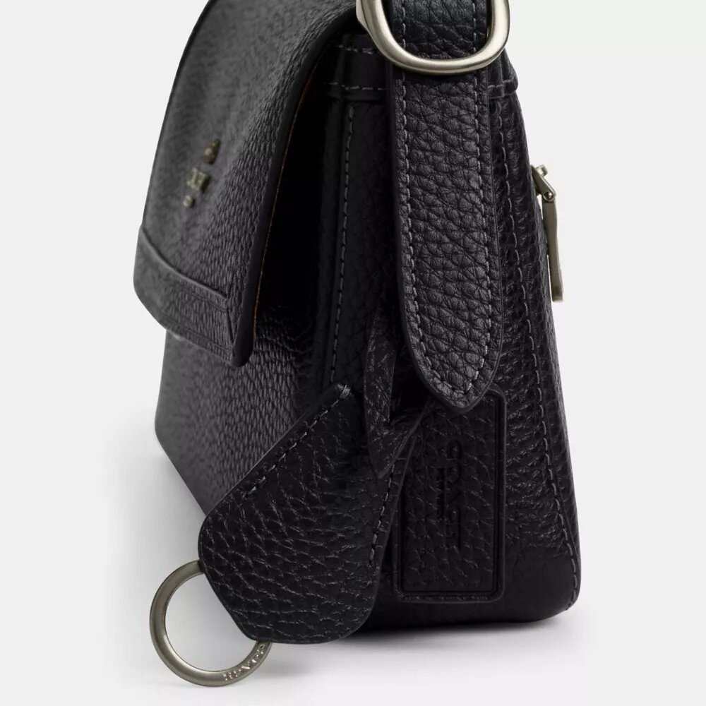 Bolsos de hombro pequeños con solapa Etta