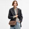 Bolsos de hombro pequeños con solapa Etta en chenilla exclusiva