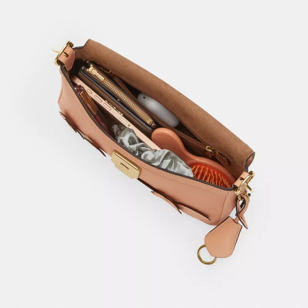 Bolsos de hombro pequeños con solapa «Etta» y apliques florales