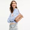 Bolsos de hombro pequeños con solapa «Etta» y apliques florales