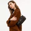 Bolsos de hombro pequeños con solapa «Etta» y apliques florales