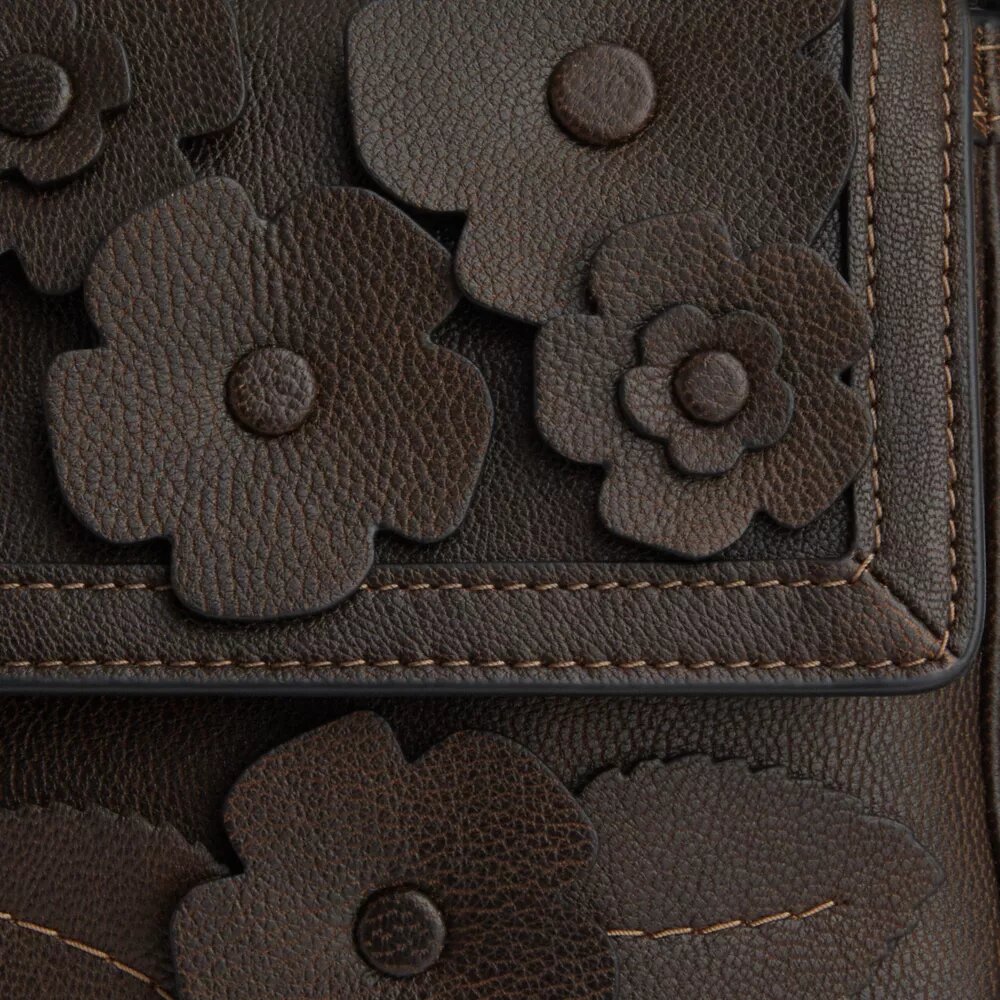 Bolsos de hombro pequeños con solapa «Etta» y apliques florales