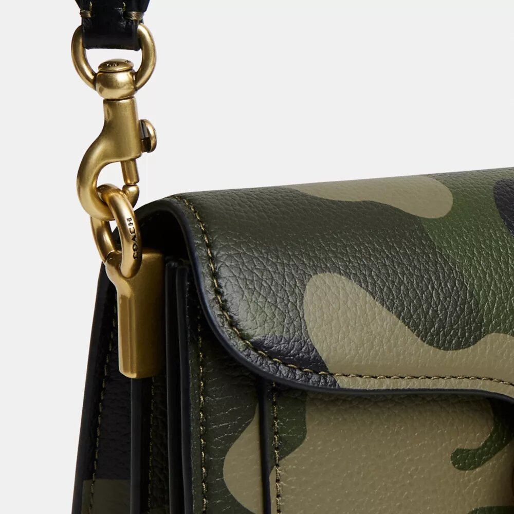 Bolsos de hombro Tabby 20 con estampado de camuflaje
