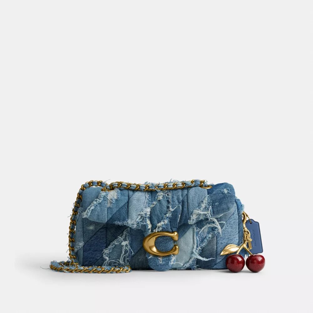 Bolsos de hombro Tabby 26 con acolchado de patchwork de denim reciclado