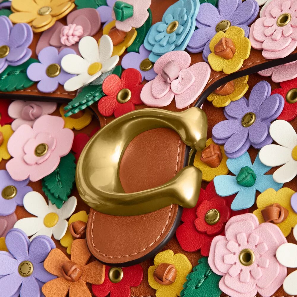 Bolsos de hombro Tabby 26 con aplique floral