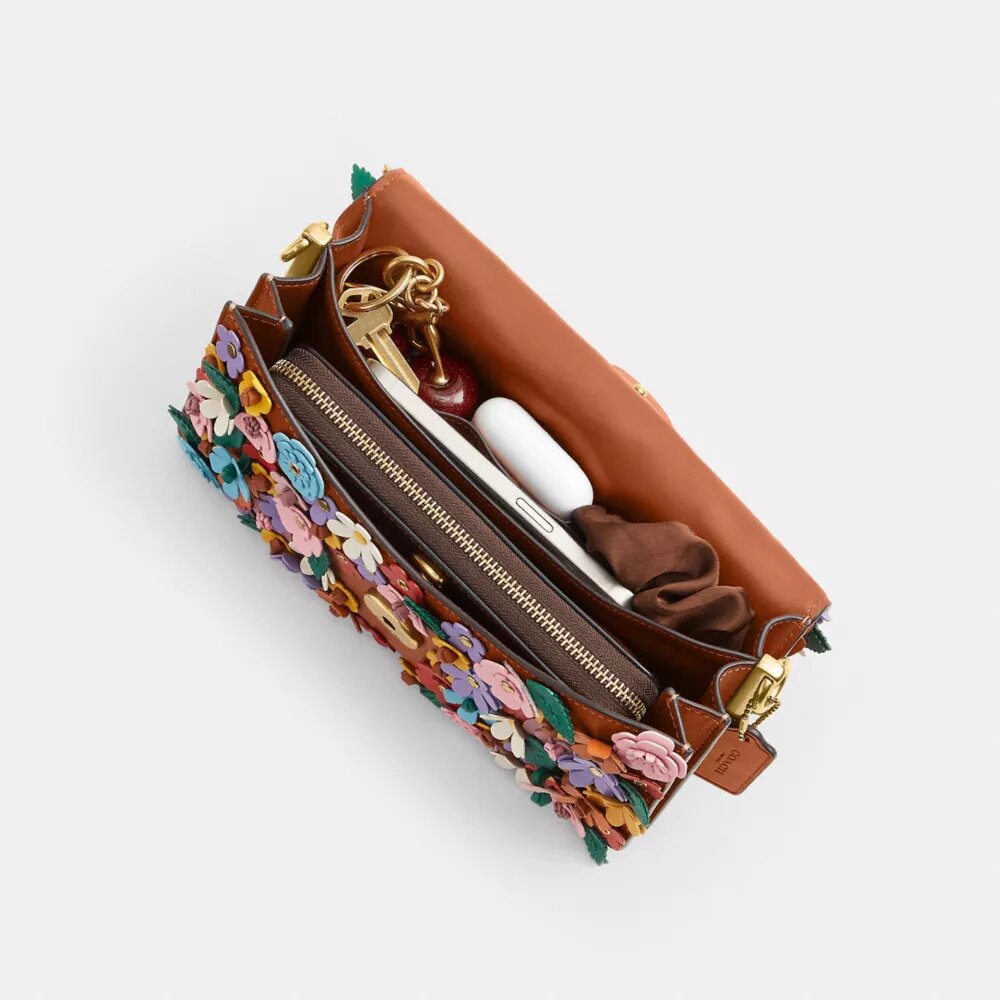 Bolsos de hombro Tabby 26 con aplique floral