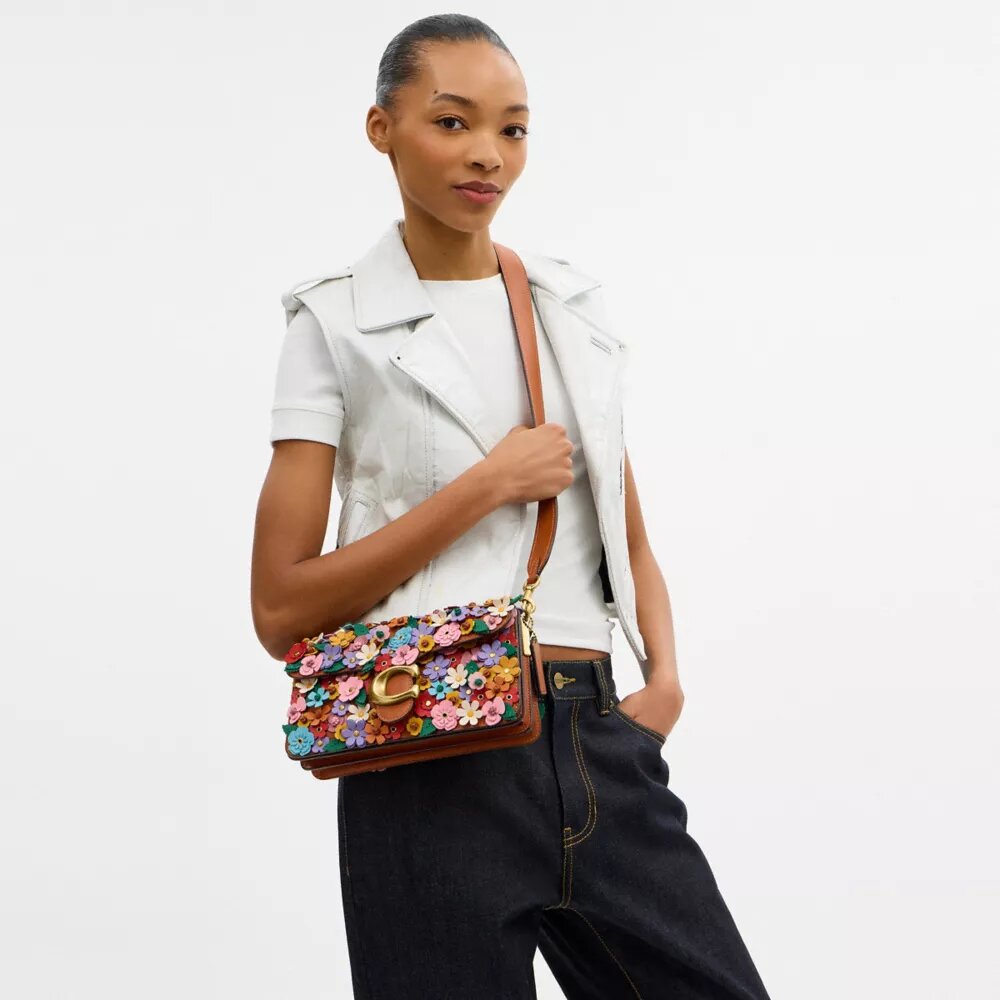 Bolsos de hombro Tabby 26 con aplique floral