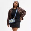Bolsos de hombro Tabby 26 con patchwork de denim reciclado