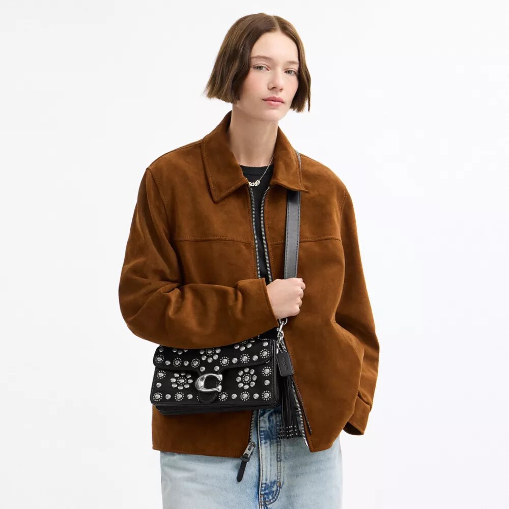 Bolsos de hombro Tabby 26 con remaches de estilo western