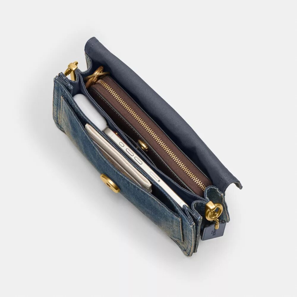 Bolsos de hombro Tabby de 26 en denim de algodón regenerativo