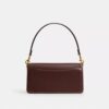 Bolsos de hombro Tabby de 26 pulgadas en Signature Canvas