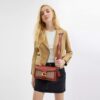 Bolsos de hombro Tabby de 26 pulgadas en Signature Canvas