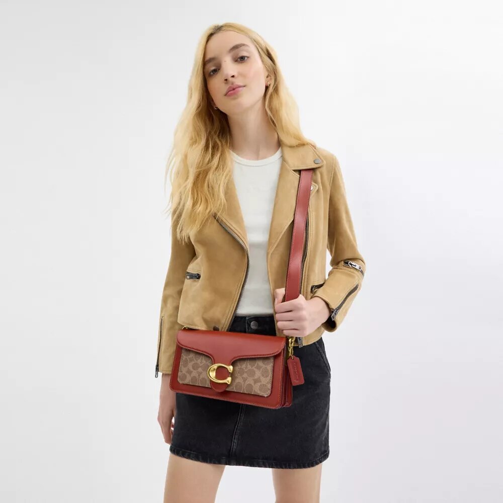 Bolsos de hombro Tabby de 26 pulgadas en Signature Canvas