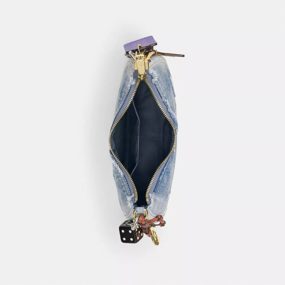 Bolsos de hombro Teri en denim desgastado con Charms