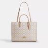 Bolsos Tote Maggie en Signature Canvas