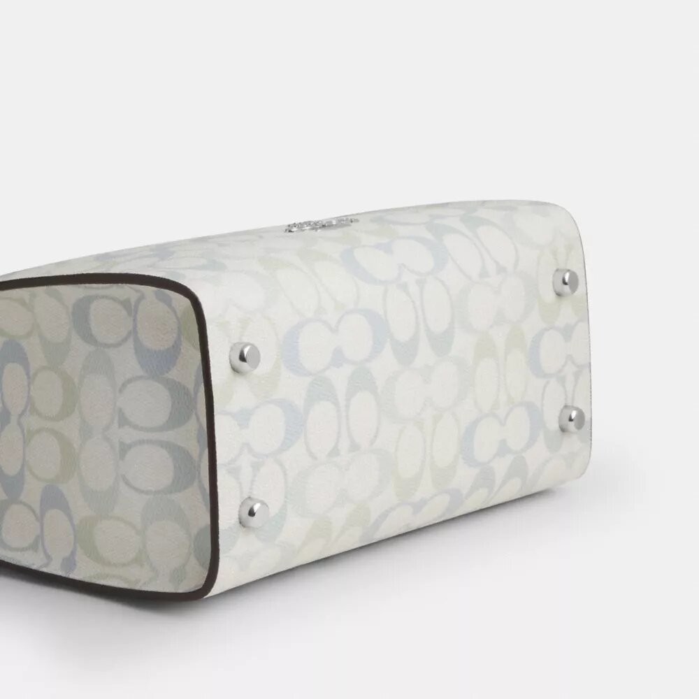 Bolsos Tote pequeño Maggie en Signature Canvas
