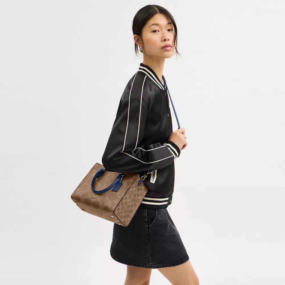 Bolsos Tote pequeño Maggie en Signature Canvas