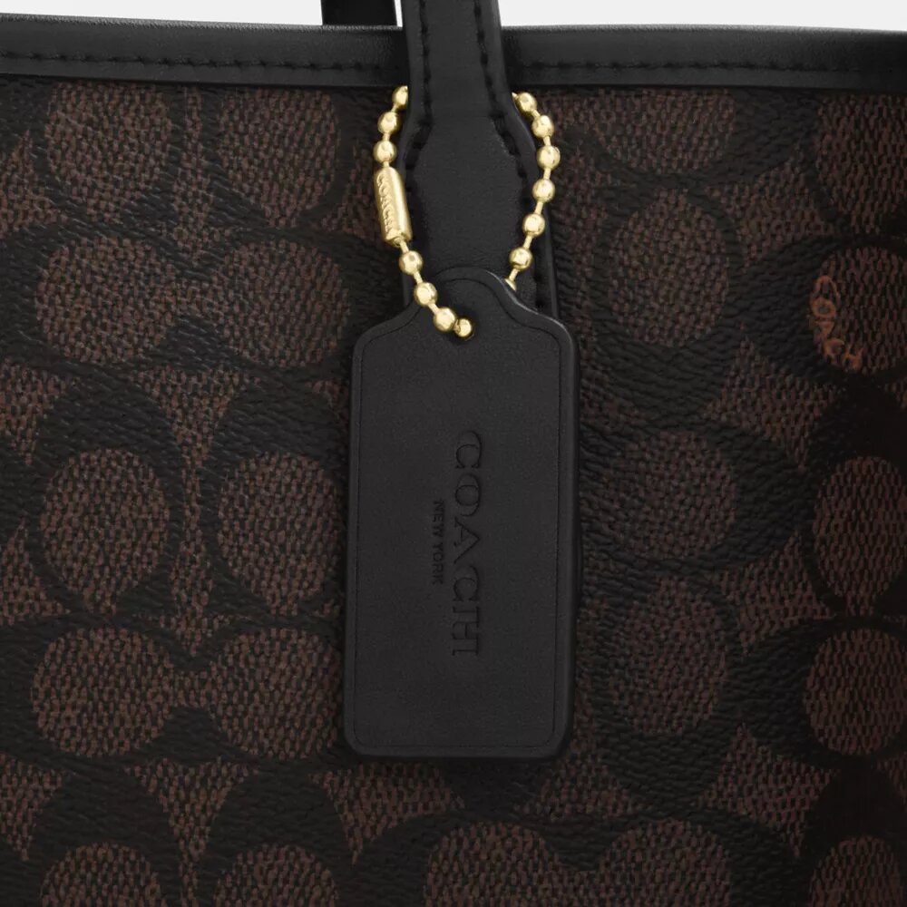 Bolsos Tote urbanos en Signature Canvas