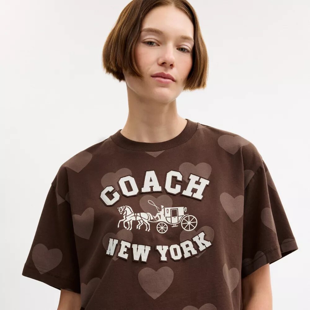 Camiseta corta con estampado de corazón, Horse and Carriage, de algodón orgánico