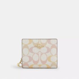 Cartera con cierre a presión en Signature Canvas