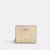 Cartera con cierre a presión en Signature Canvas «Rainbow»