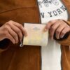 Cartera con cierre a presión en Signature Canvas «Rainbow»