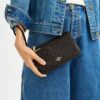 Cartera con doble cremallera en Signature Canvas