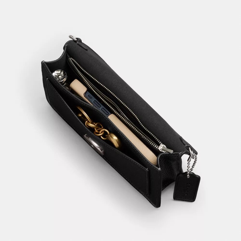 Cartera de mano Tabby con cadena