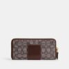 Cartera esencial delgada tipo acordeón con cremallera en nuestro jacquard característico